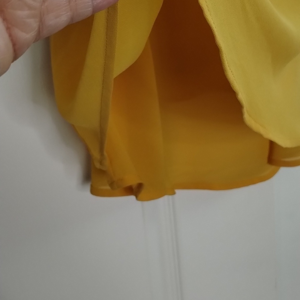 Torrid yellow gold summer tank adjustable straps size 0 large 12 - Picture 2 of 6